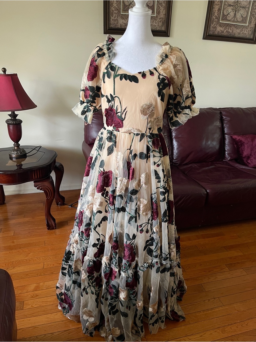 Ivy City Co Amora Dress Floral Embroidered Maxi Gown Size Medium